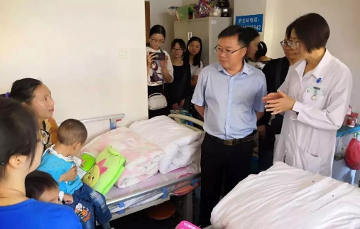 全國助殘日——政府、殘聯(lián)、醫(yī)院聯(lián)合慰問暖人心